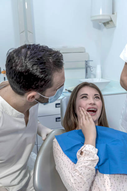 Best Dentist for Tooth Abscess  in Mcewen, TN